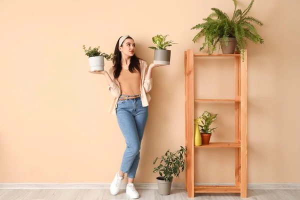Young Woman Green Houseplant Beige Wall — Stock Photo, Image
