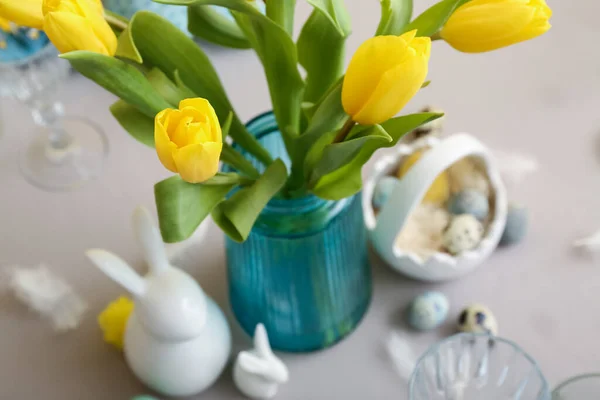 Tulip Flowers Bunnies Different Eggs Table Served Easter Celebration — Stock Photo, Image