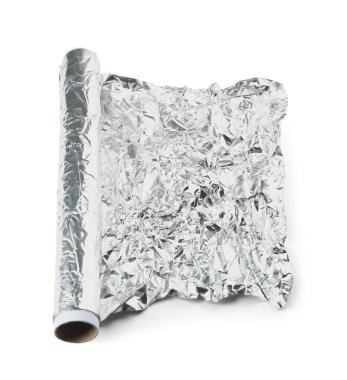 rulo izole beyaz zemin üzerine alüminyum folyo