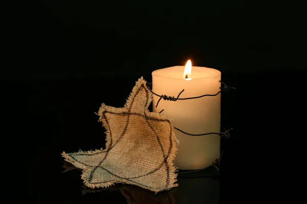 Burning Candle Barbed Wire Jewish Badge Dark Background International Holocaust — Stock Photo, Image