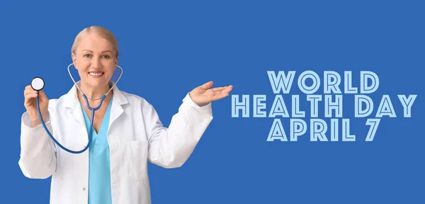 Dojrzała Lekarka Stetoskopem Niebieskim Tle Światowy Dzień Zdrowia — Zdjęcie stockowe