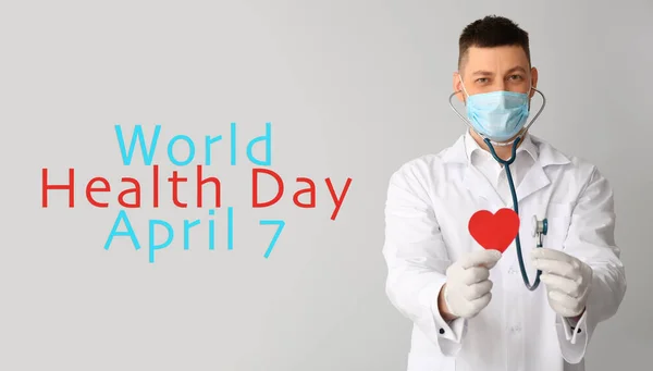 Kardiolog Czerwonym Sercem Jasnym Tle Światowy Dzień Zdrowia — Zdjęcie stockowe