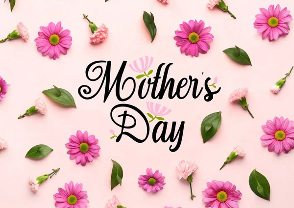 Gyönyörű Üdvözlőlap Anyák Napjára Friss Virágokkal — Stock Fotó