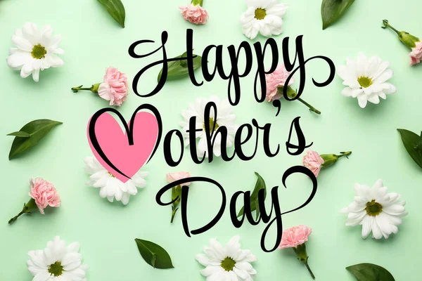 Hermosa Tarjeta Felicitación Para Día Madre Con Flores Frescas —  Fotos de Stock