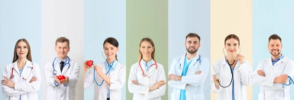 色の背景に多くの医師とコラージュ — ストック写真