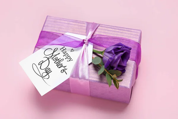 Mooie Geschenkdoos Voor Moederdag Viering Roze Achtergrond — Stockfoto