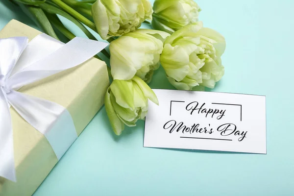 Вітальна Листівка Текстом Happy Mother Day Подарункова Коробка Красиві Квіти — стокове фото