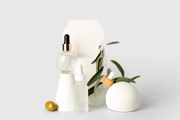 Composition Bottles Olive Essential Oil Decor White Background — Stock Photo, Image