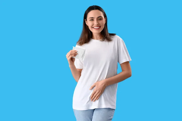 Young Woman Menstrual Pad Blue Background — Foto de Stock