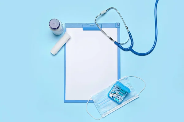 Blank Clipboard Medical Supplies Blue Background World Health Day — Stock Photo, Image