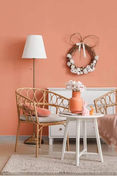 Interior Living Room Easter Wreath Chairs Table — Foto Stock