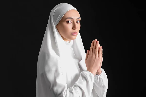 Praying Muslim Woman Black Background — Stockfoto