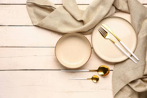 Plate Bowl Set Cutlery White Wooden Background — Fotografia de Stock