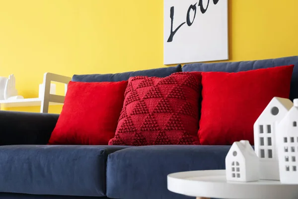 Red Pillows Blue Sofa Living Room Closeup — Stock Photo, Image
