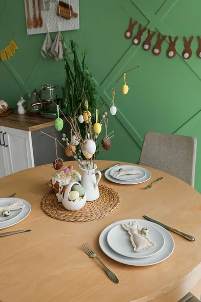 Belső Tér Modern Konyha Asztallal Húsvéti Ünneplésre — Stock Fotó