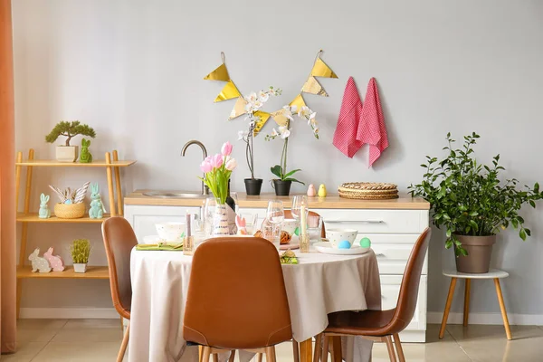 Interior Kitchen Festive Table Served Easter Celebration — Stock Photo, Image