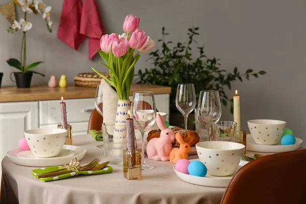 Schöner Tisch Für Die Osterfeier Speisesaal — Stockfoto