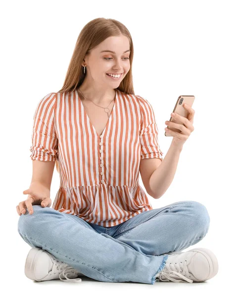 Beyaz Arka Planda Cep Telefonu Kullanan Güzel Kız — Stok fotoğraf