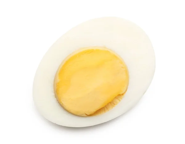 Lezzetli Haşlanmış Yumurtanın Yarısı Beyaz Arka Planda Izole Edilmiş — Stok fotoğraf