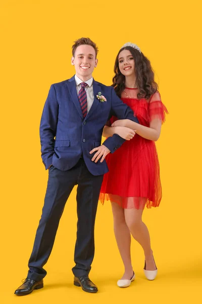 Beautiful Couple Dressed Prom Yellow Background — Stock Photo, Image