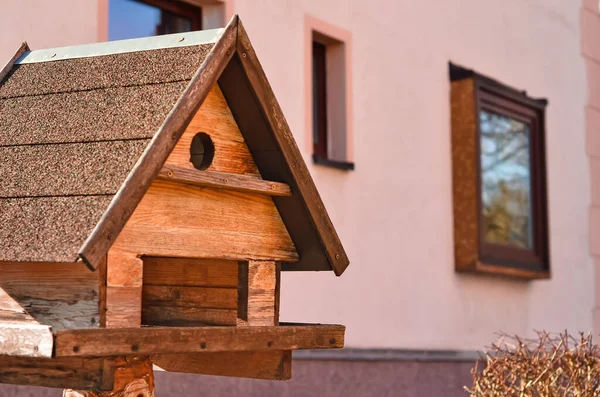 View Wooden Bird House Street Closeup — Stock Photo, Image