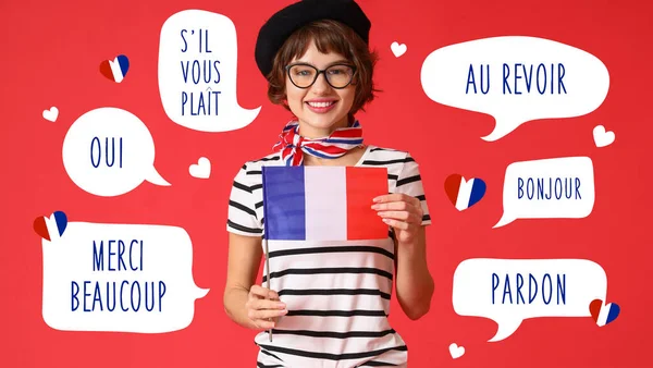 赤を背景にフランスの旗を持つかなり若い女性 国際フランス語の日 — ストック写真