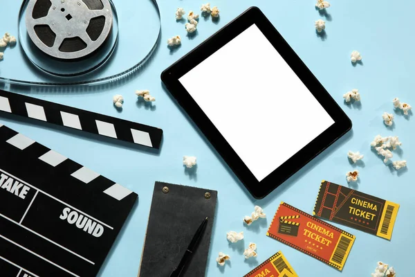 Film Clapper Met Haspel Popcorn Tablet Computer Tickets Popcorn Blauwe — Stockfoto