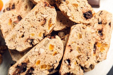 Lezzetli bisküviler güvertede, yakın plan.