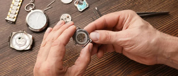 Male Clock Maker Repairing Broken Watch Table — Stock Photo, Image