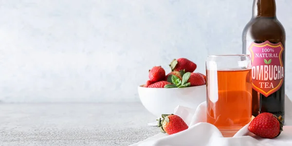 Bottle Glass Fresh Strawberry Kombucha Light Background Space Text — Stock Photo, Image