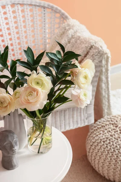 Vase Ranunculus Flowers Decor Table Living Room Closeup — Stock Photo, Image
