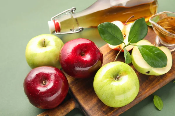 Glass Bottle Fresh Apple Cider Vinegar Board Fruits Green Background — Stock Photo, Image