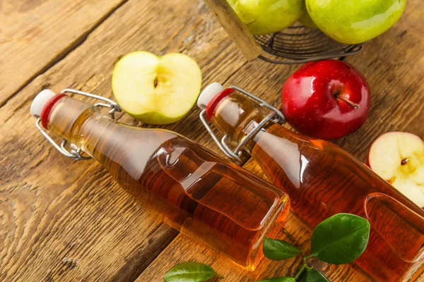 Glass Bottles Fresh Apple Cider Vinegar Fruits Wooden Background — Stock Photo, Image
