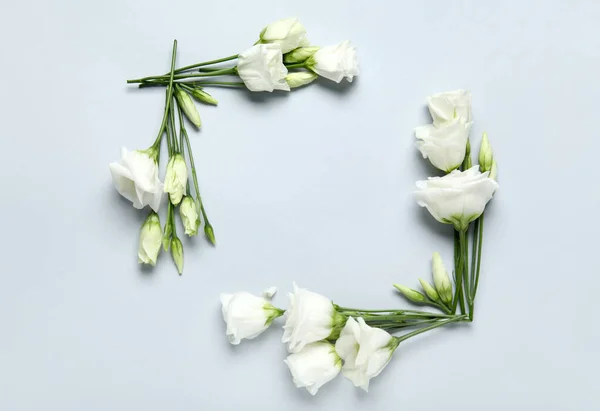 Samenstelling Met Prachtige Eustoma Bloemen Lichte Achtergrond — Stockfoto