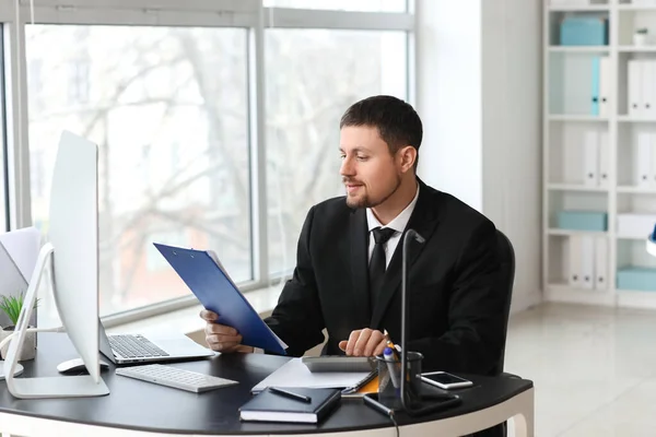 Male Accountant Working Document Calculator Table Office — Stock Photo, Image