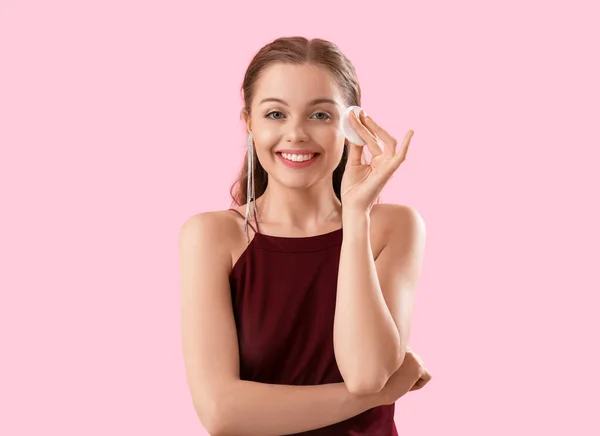 Young Woman Cotton Pad Pink Background — Stock Photo, Image
