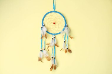 Bej arka planda güzel bir düş kapanı