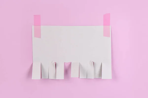 Пустая Бумага Оторвать Объявление Розовом Фоне — стоковое фото