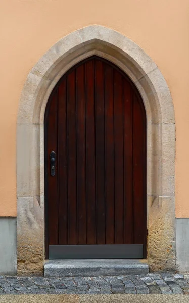 Вид Старое Здание Деревянной Дверью — стоковое фото