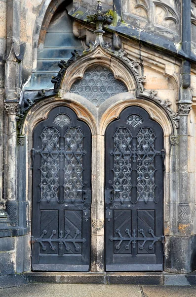 View Old Gothic Building Metal Doors — Stock Photo, Image