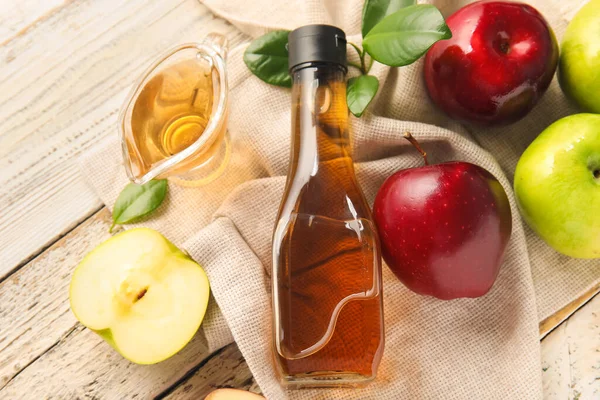Glass Bottle Gravy Boat Fresh Apple Cider Vinegar White Wooden — Stock Photo, Image