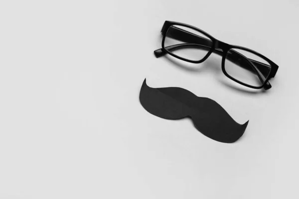 Lunettes Moustache Papier Noir Sur Fond Gris — Photo