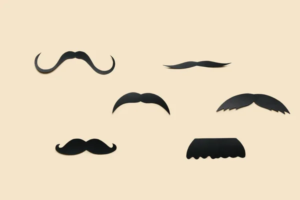 Moustaches Papier Sur Fond Beige Fête Des Pères — Photo