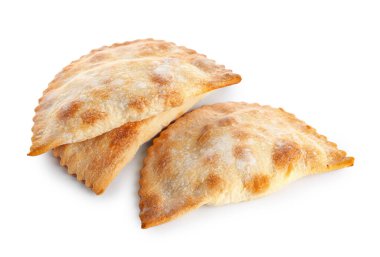 Beyaz arka planda izole edilmiş lezzetli et börekleri.