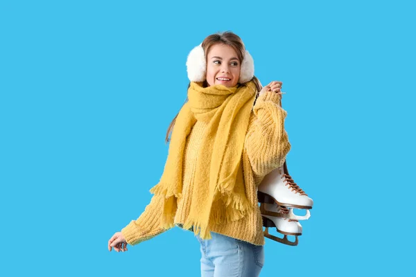 Pretty Young Woman Ice Skates Blue Background — Stock fotografie