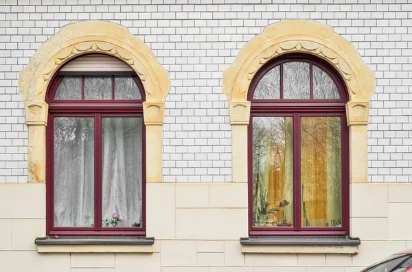 Blick Auf Backsteingebäude Mit Fenstern — Stockfoto