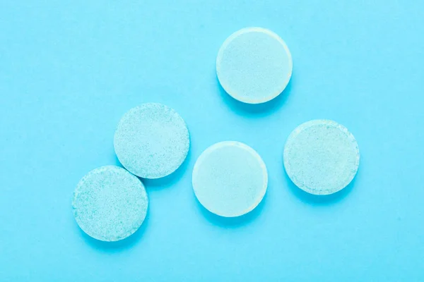 Soluble Tablets Blue Background — Stock Photo, Image