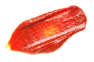 Beyaz arkaplanda izole edilmiş lezzetli domates ezmesi örneği