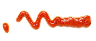 Beyaz arkaplanda izole edilmiş lezzetli domates ezmesi örneği