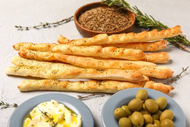 Hafif arkaplanda Lezzetli İtalyan Grissini